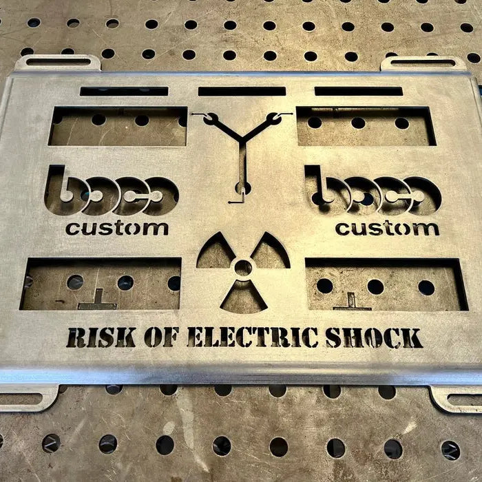 Low-profile mounting plate