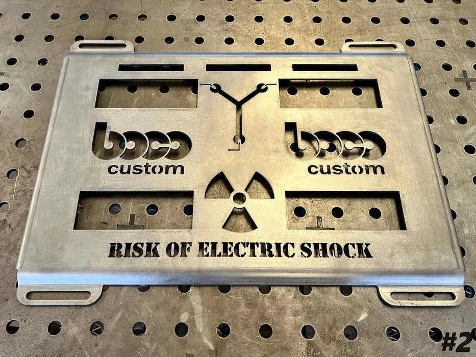Low-profile mounting plate