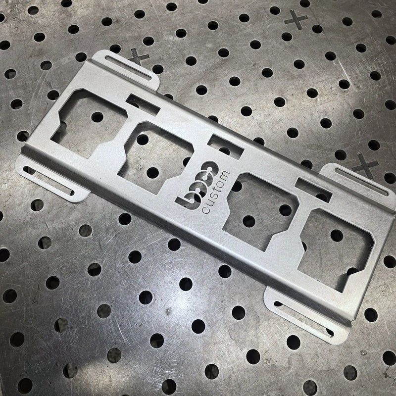 Overview of scratch and dent raw aluminum Packout top row mount
